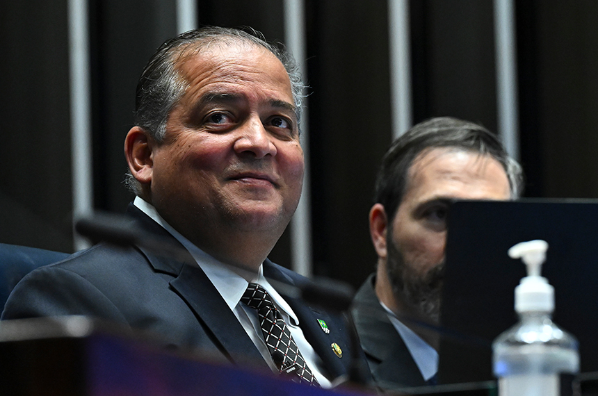 Senado celebra 100 anos da Academia de Ciências Farmacêmicas