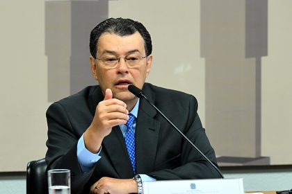 Comissão vota MP que limita custos da energia