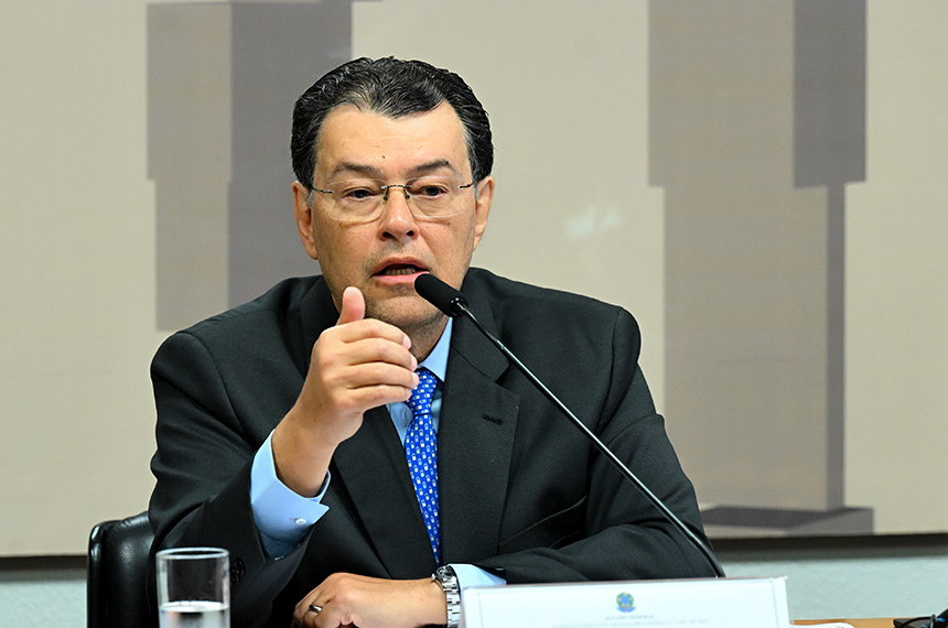 Comissão vota MP que limita custos da energia