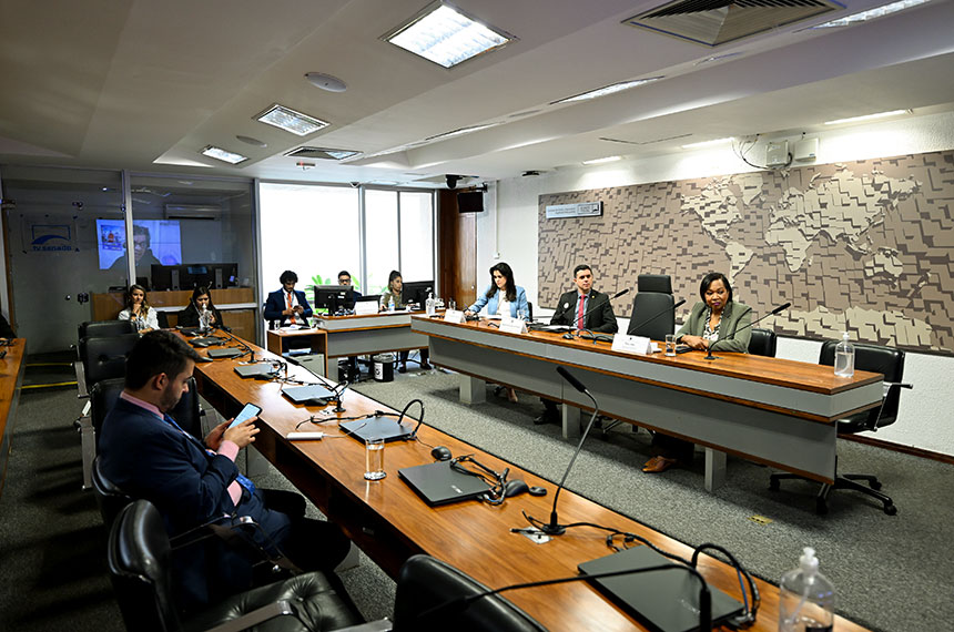 Pacto de prevenção ainda não evita feminicídios, dizem debatedores