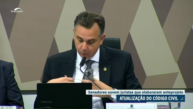 Comissão debate atualização do Código Civil