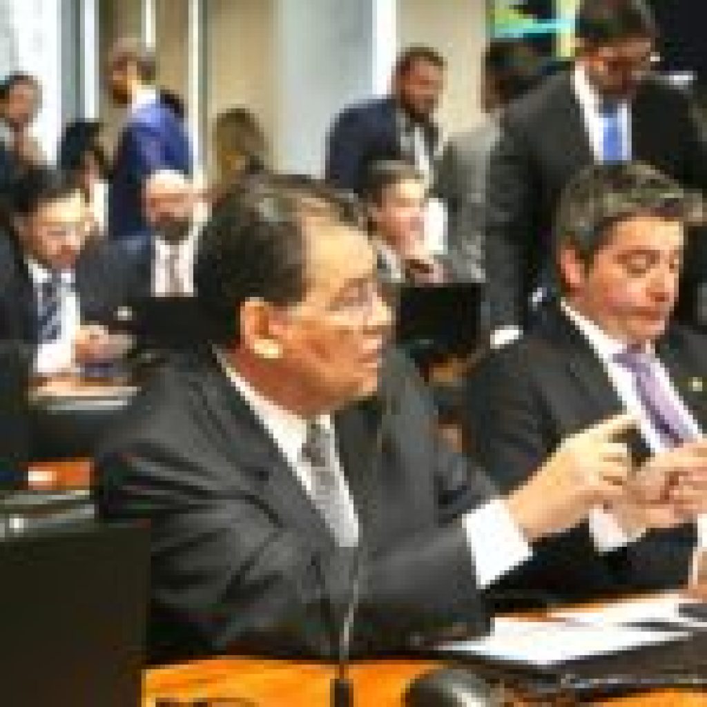 Relator propõe taxação gradual a fintechs e bets; voto em 2/12