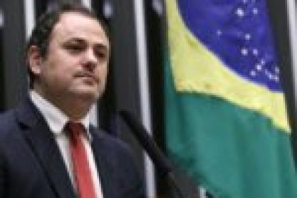 Em vitória para Glauber, Câmara suspende mandato por seis meses em