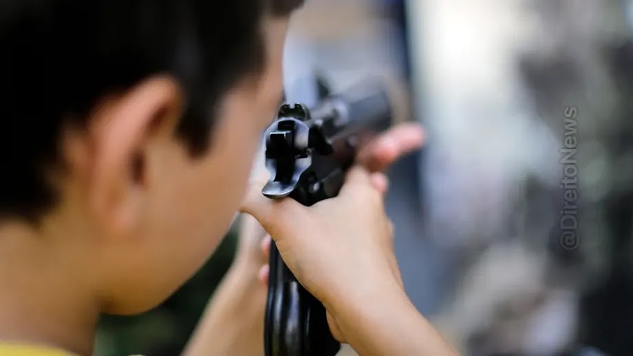 Menino de 11 anos mata pai após ter videogame confiscado nos EUA