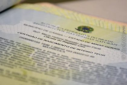 Juíza autoriza nome de dois pais em certidão de nascimento