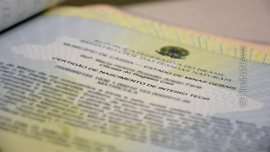 Juíza autoriza nome de dois pais em certidão de nascimento