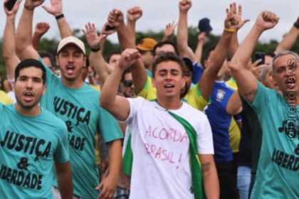 PRF alerta sobre riscos de caminhada de Nikolas Ferreira