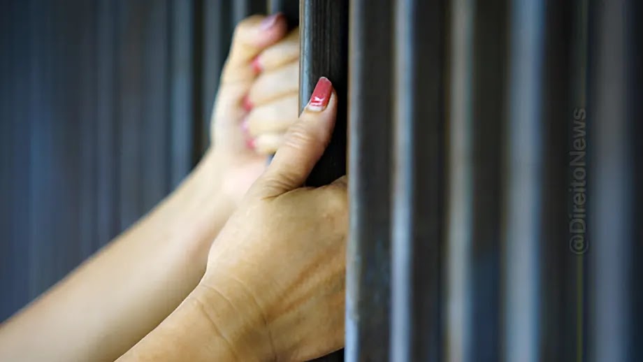 Falsa advogada presa por corromper servidores e vazar processos