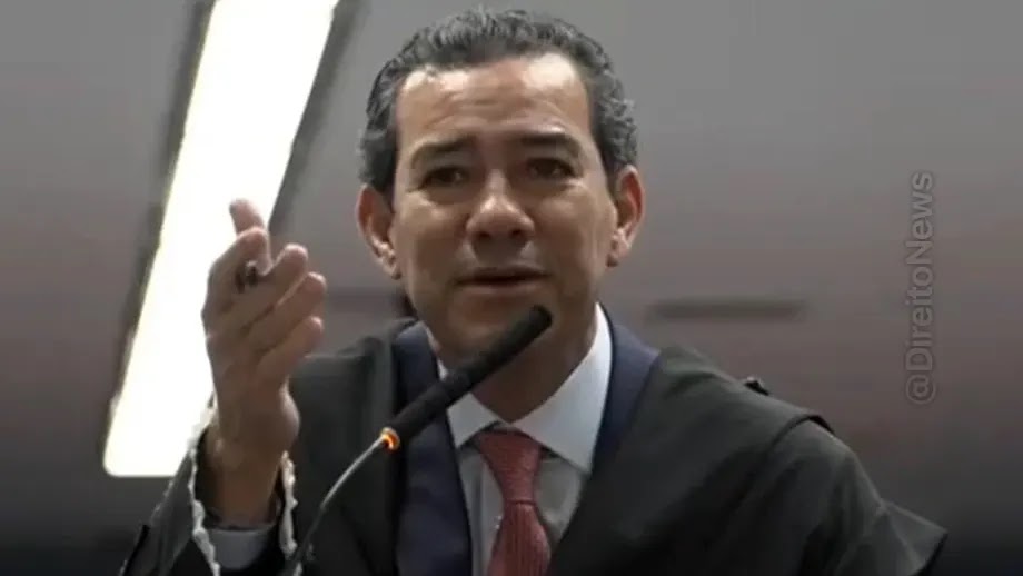 Advogado diz petição foi atormentada e feita no almoço