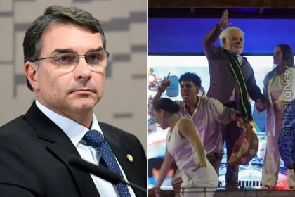 Flávio Bolsonaro processa PT após homenagem a Lula na Sapucaí
