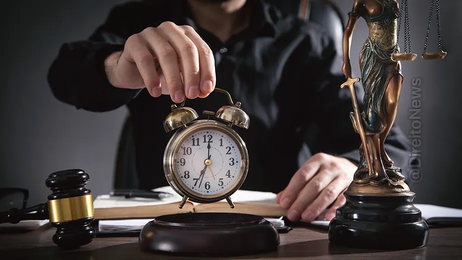 Projeto de Lei permite adiar audiência após 30 minutos de atraso