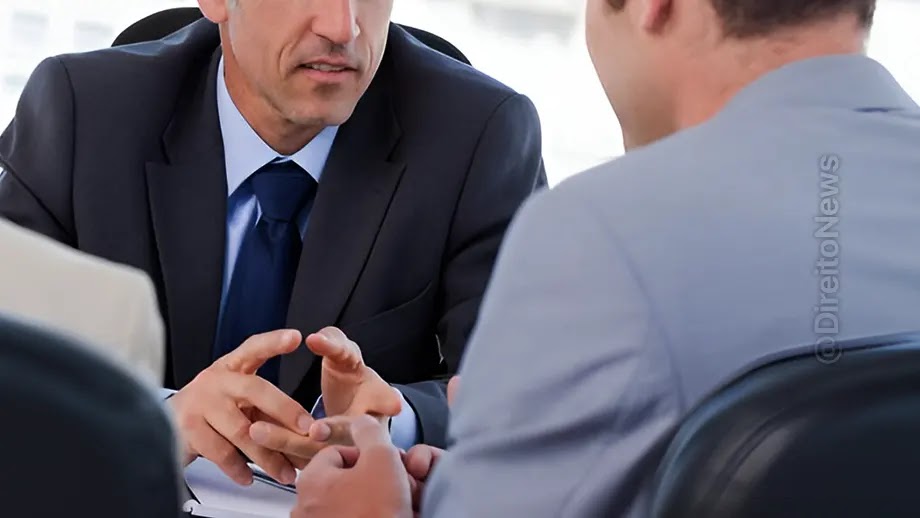 Testemunha excluída por conversar com advogado antes da audiência