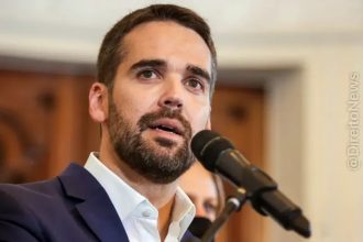 Eduardo Leite oficializa pré-candidatura à presidência pelo PSD