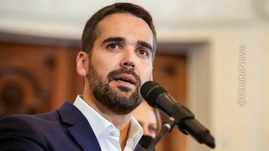 Eduardo Leite oficializa pré-candidatura à presidência pelo PSD