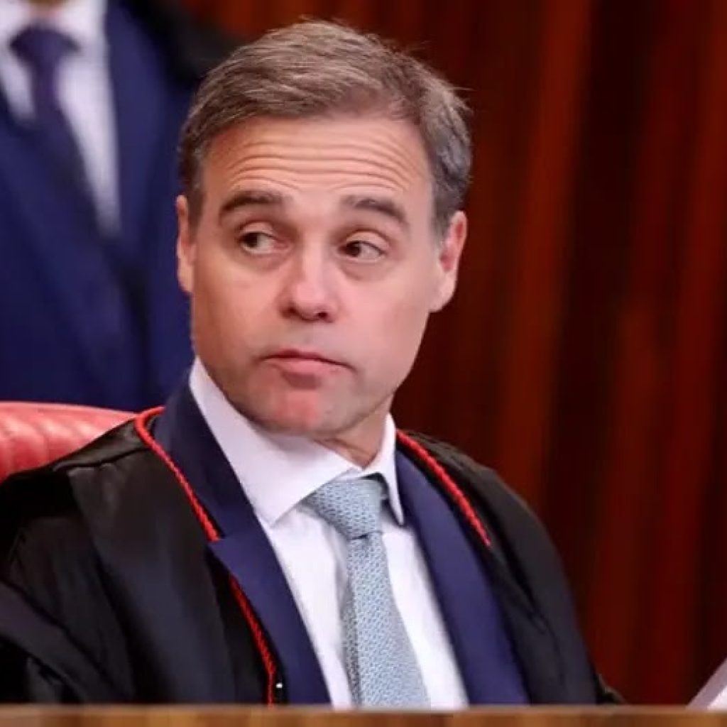 Polícia sugere ampliar proteção à família de André Mendonça