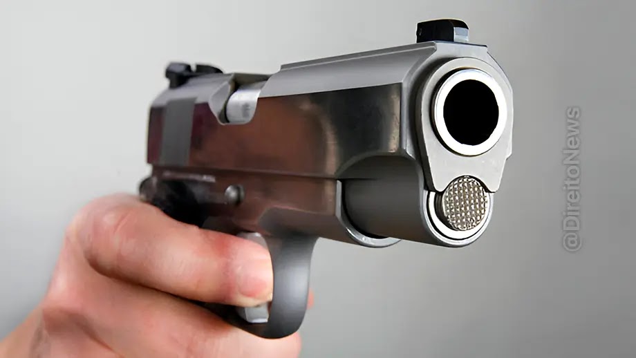 Justiça condena empregador por apontar arma à cabeça de empregado