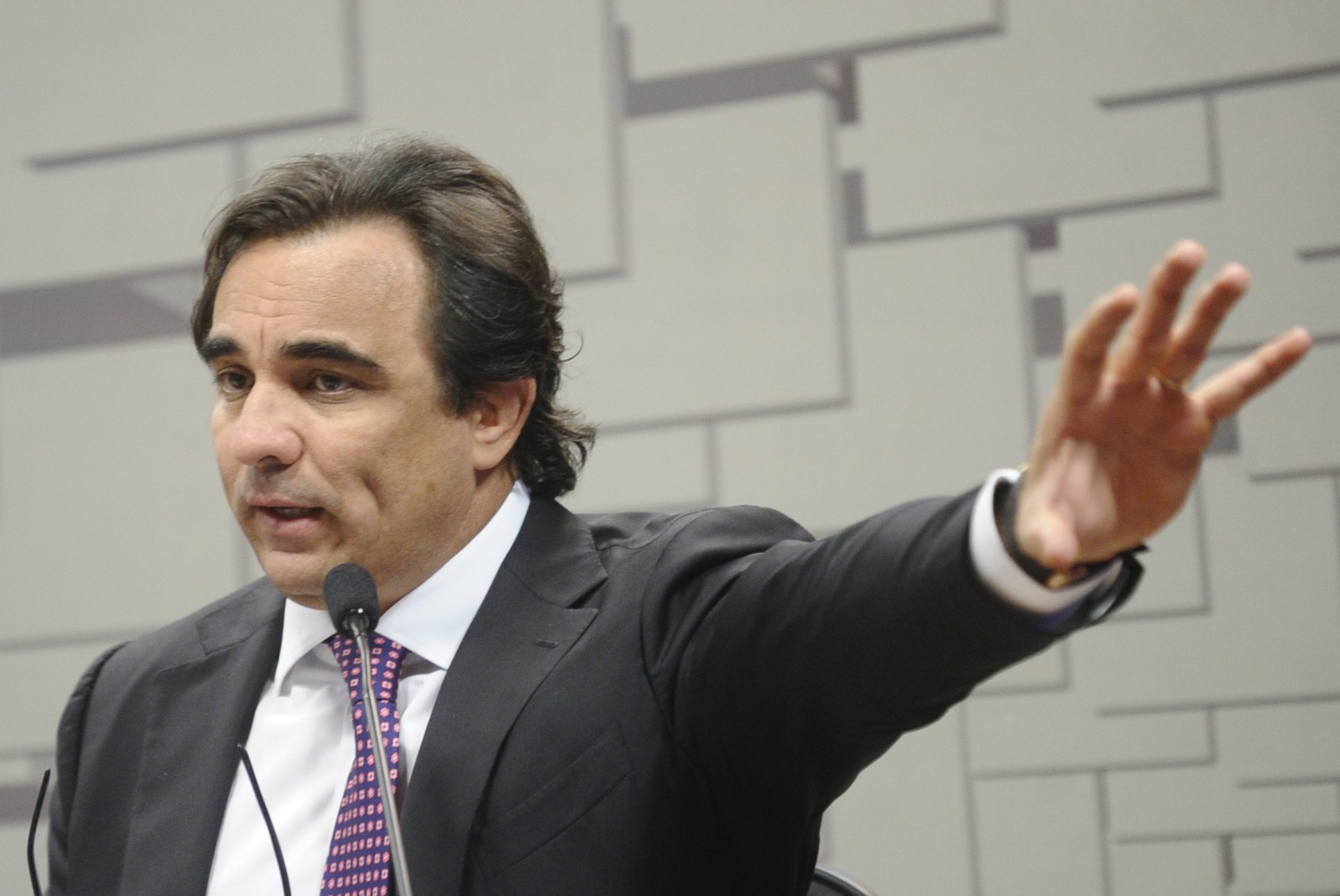 Heleno Torres chama imposto seletivo de caricatura