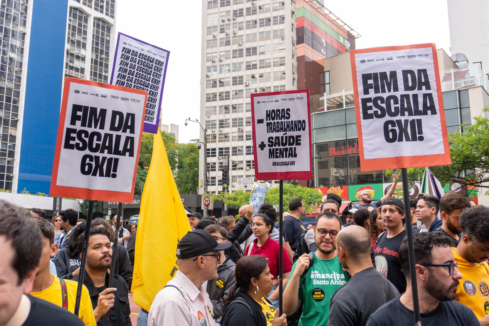 Fim da escala 6x1: PEC pode prever regulamentação posterior