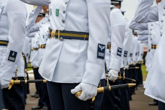 STJ fixa teto para benefícios acumulados de militares da Aeronáutica