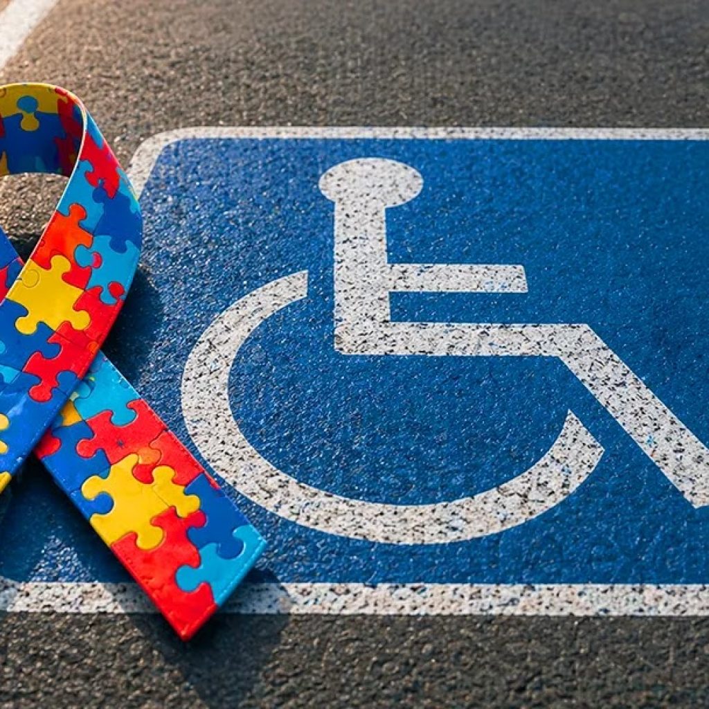 TJMG anula sentença e manda julgar ação sobre vaga especial para autista em BH