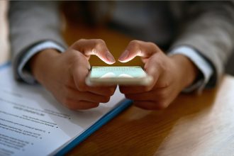 STJ decide que intimação por WhatsApp para pensão alimentícia é inválida