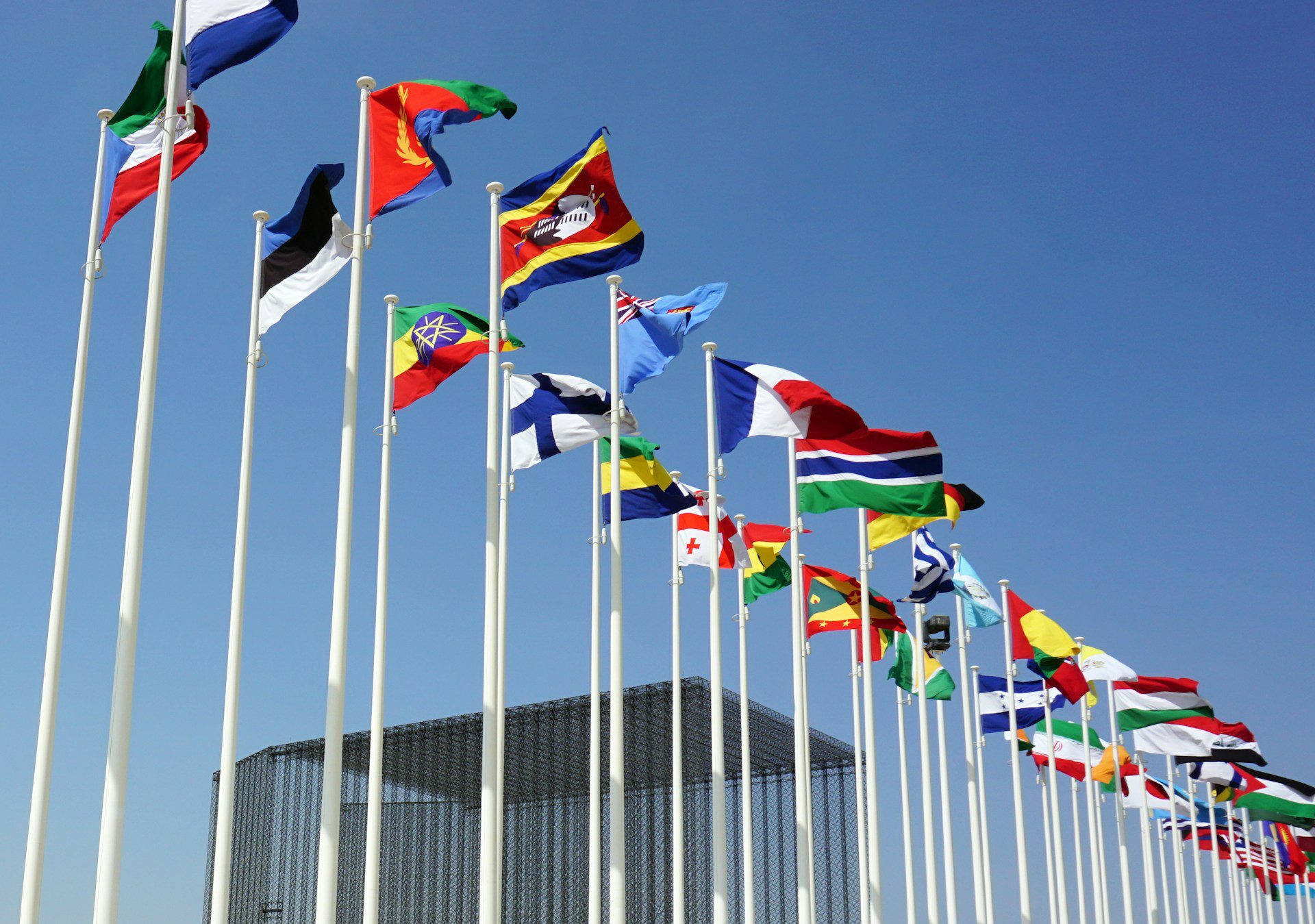 Convenção OIT plataformas: piso global, não CLT mundial