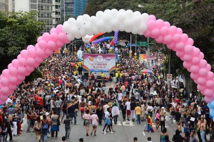 Proibir crianças na Parada LGBTQIA+ é inconstitucional