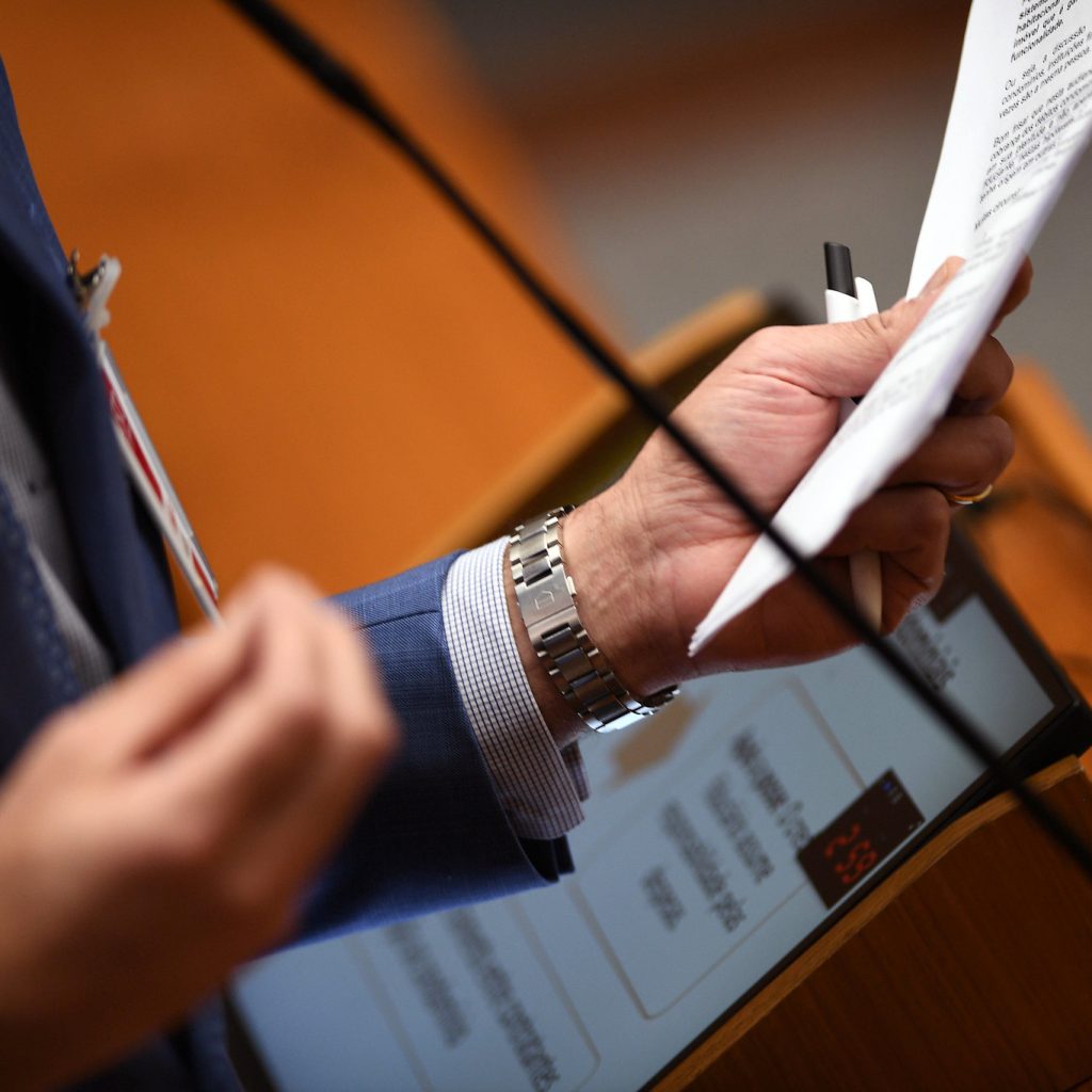 Mordaça da advocacia: STJ aperta o cerco