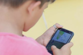 Lei de proteção infantil autoriza infiltração na internet