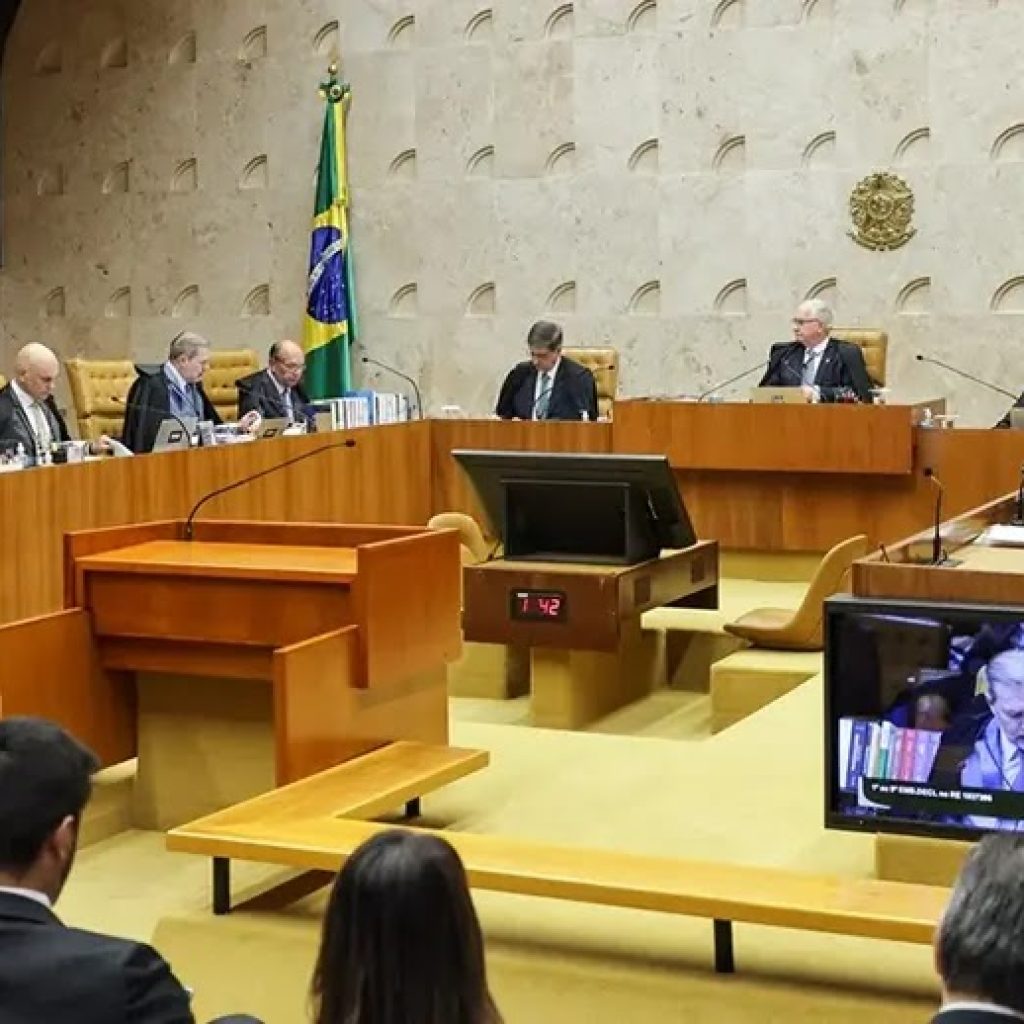 Parlamentares articulam reforma do Judiciário em meio à crise no STF