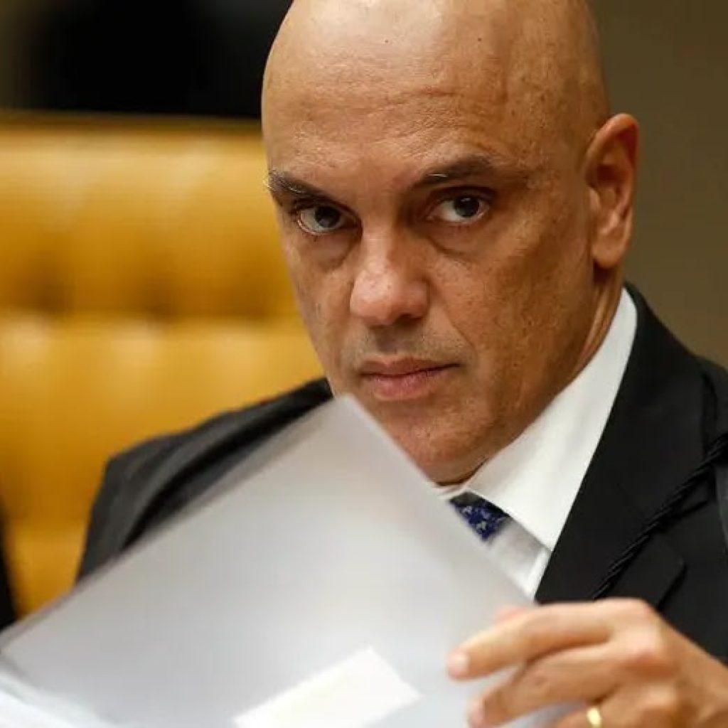 Moraes intima advogado por prompt injection em petição