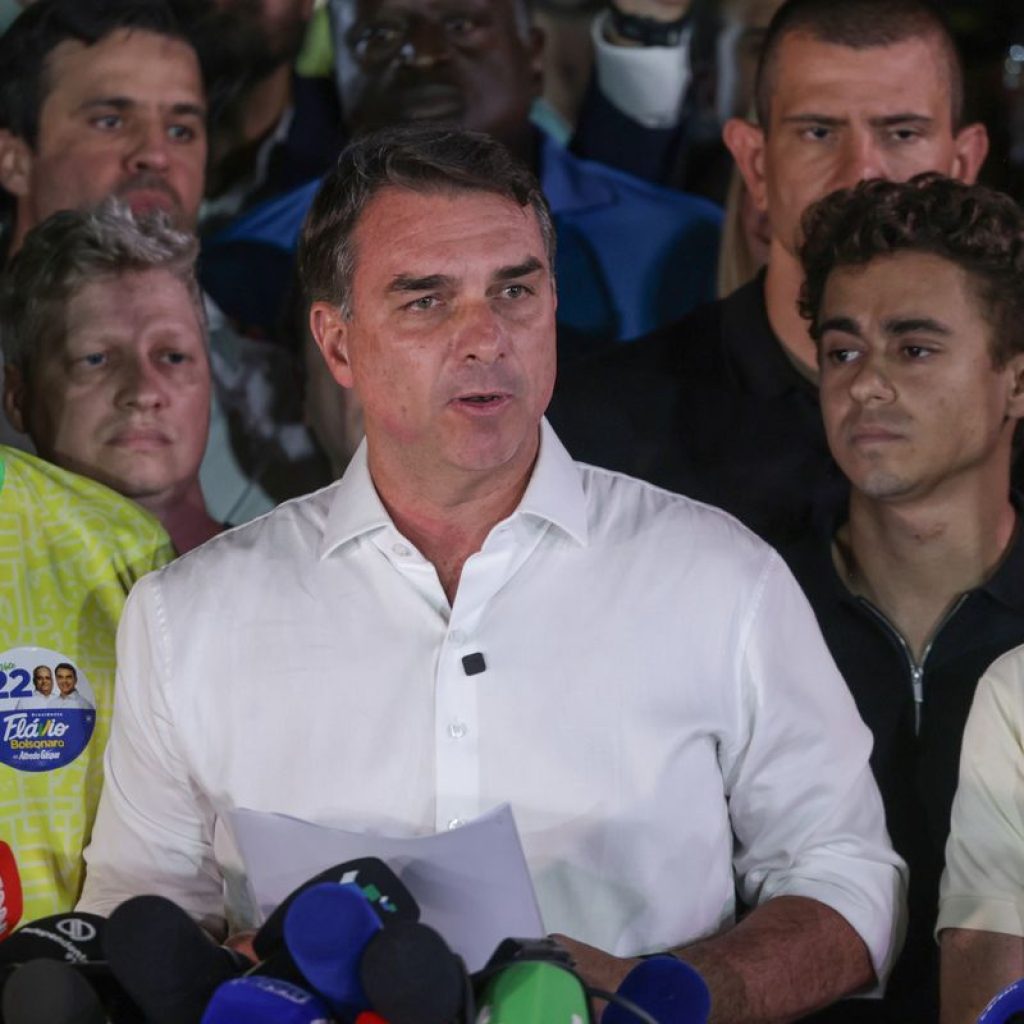 Flávio Bolsonaro: investigações continuam após fuga no STF