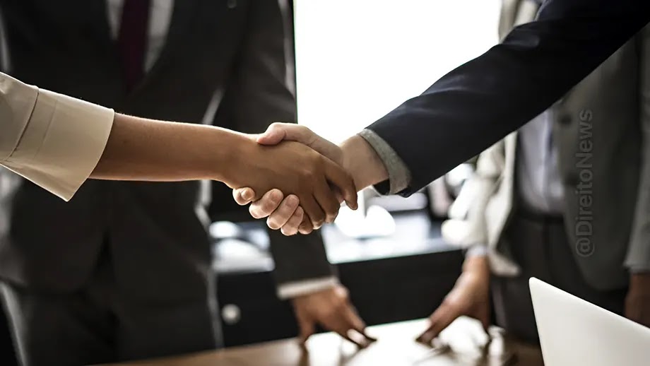 Acordo de rescisão trabalhista: empresa não pode pagar advogado