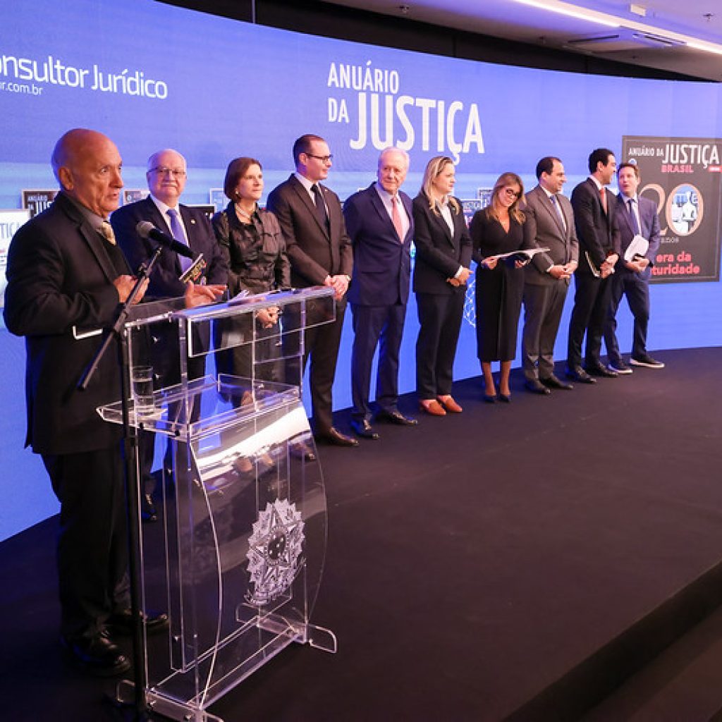 Ministros exaltam compromisso de Márcio Chaer com valores democráticos
